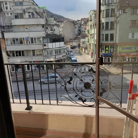 6 - Vasil Aprilov Apartment